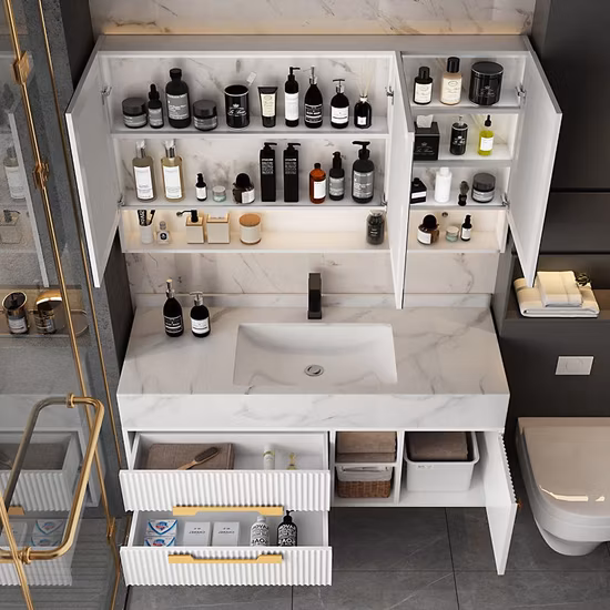 Lavabo de tocador moderno, líneas doradas, gabinete colgado en la pared, lavabo de un solo derribo, tocador de baño de mármol con luces de espejo y lavabo